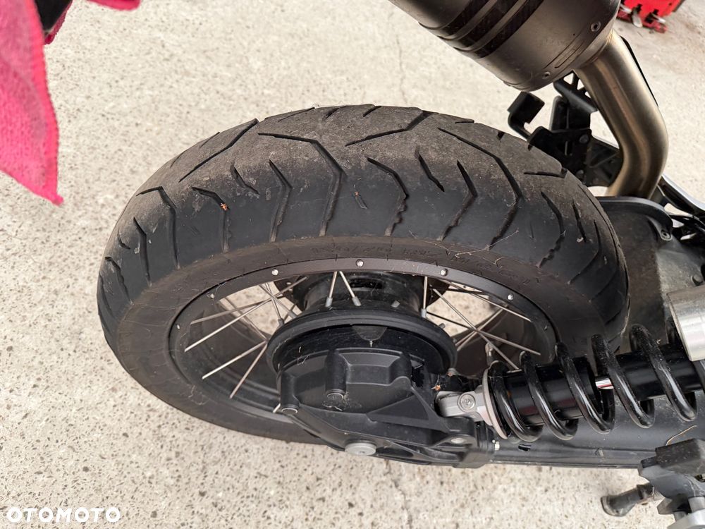 Moto Guzzi V85 - 23
