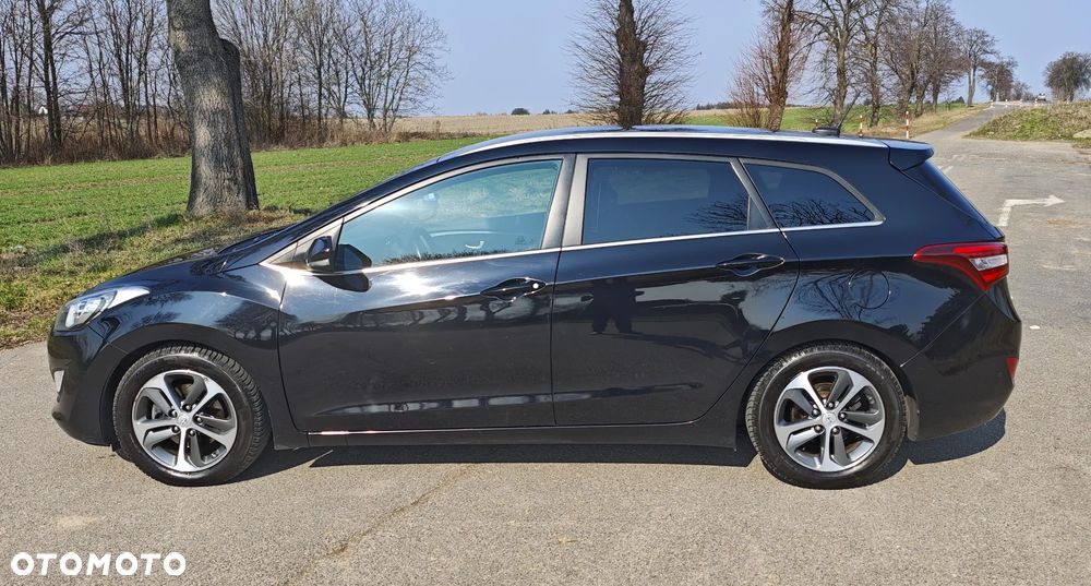 Hyundai i30 blue Kombi 1.6 CRDi Passion - 6