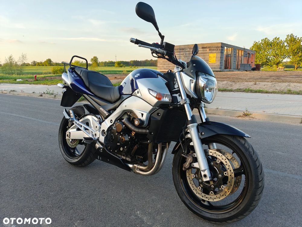 Suzuki GSR - 1