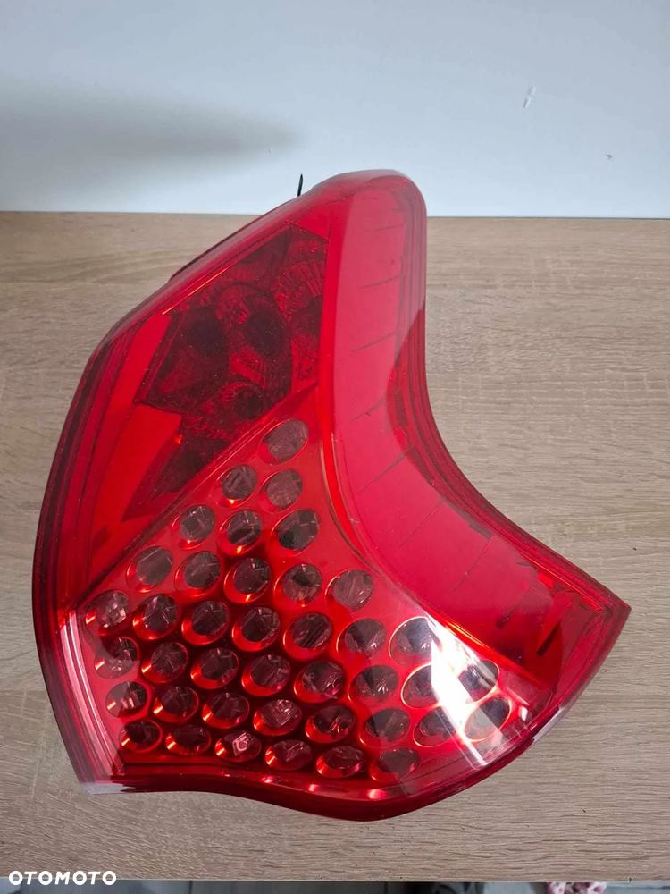 LAMPA PRAWA TYLNA TYŁ PEUGEOT 3008 I 09-13