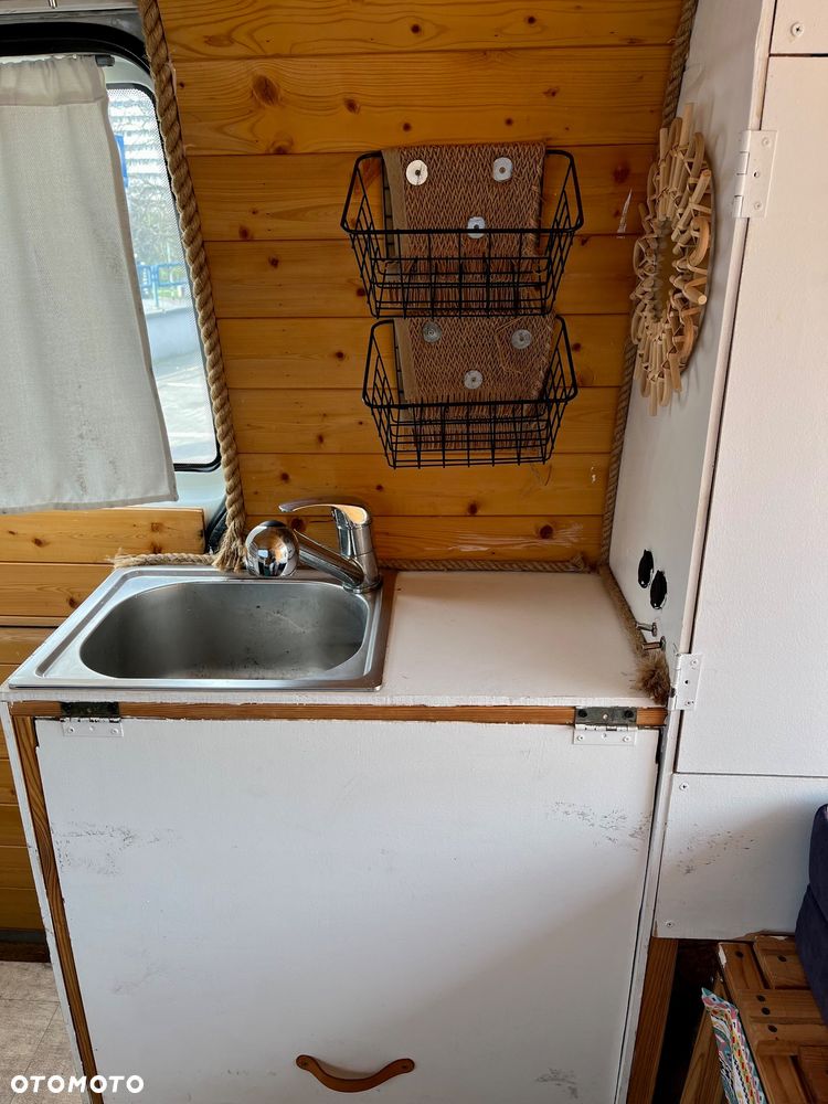 Volkswagen Transporter - 12