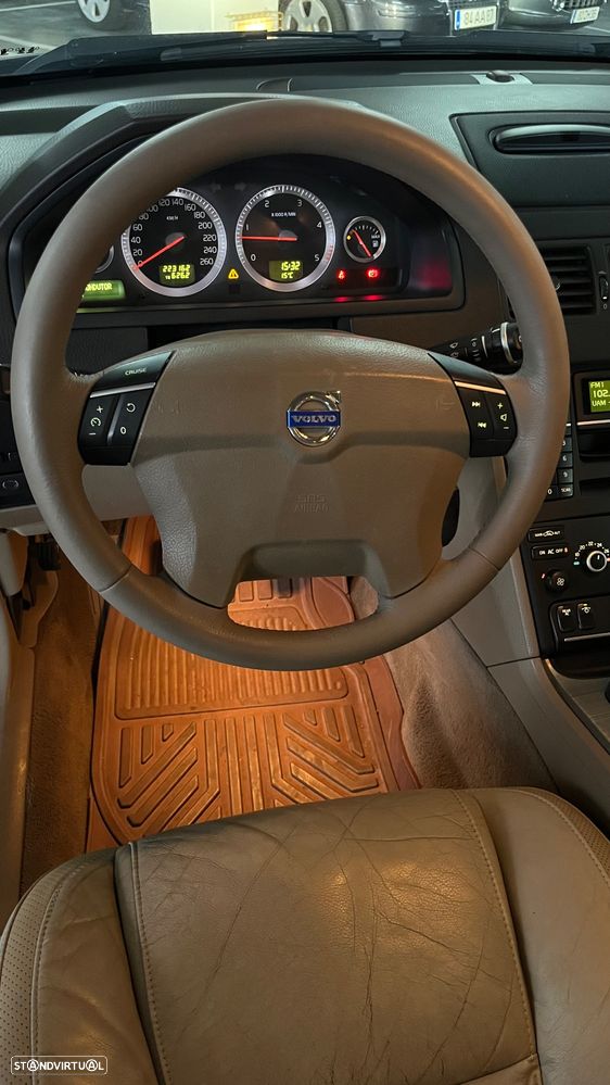 Volvo XC 90 2.4 D5 7L Nivel 3 - 5