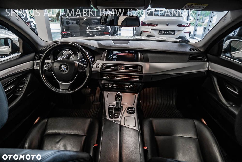 BMW Seria 5 520d xDrive - 23
