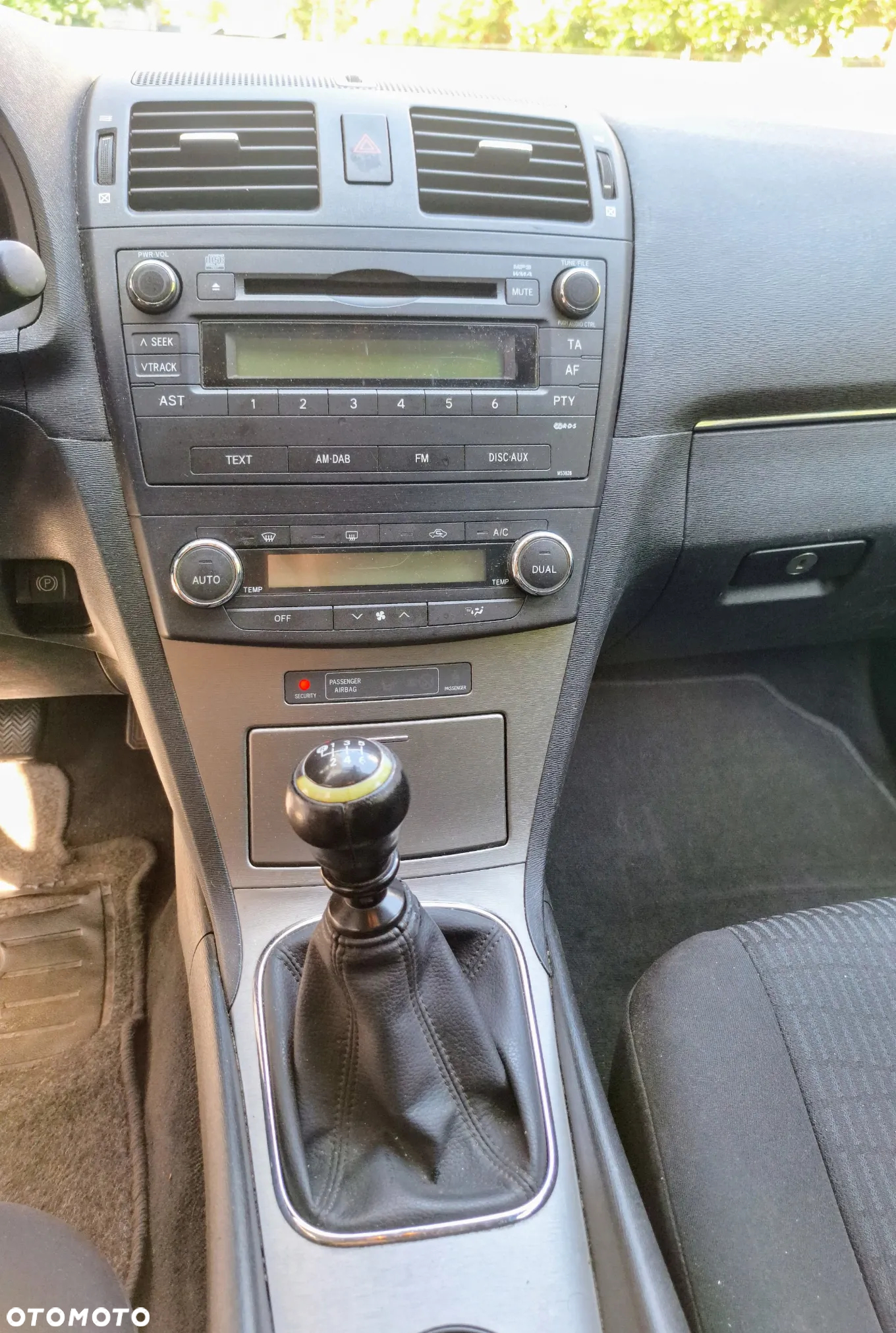 Toyota Avensis 2.0 D-4D - 10