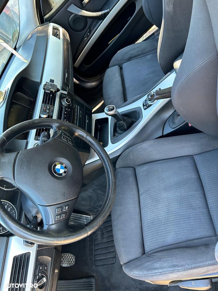 BMW Seria 3 320d - 11