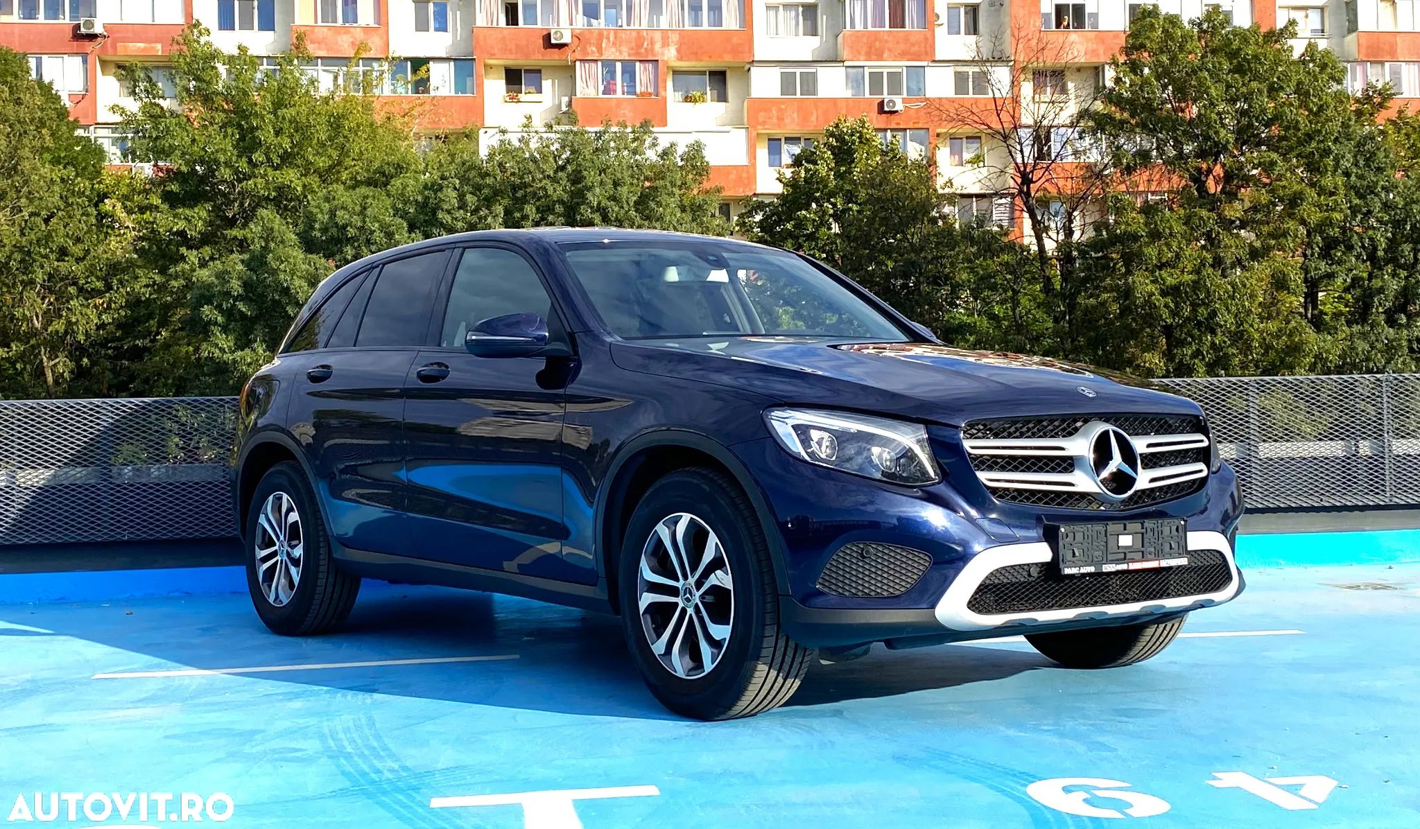 Mercedes-Benz GLC 250 4MATIC - 1