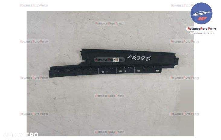 Ornament Stalp Usa Dreapta Spate original Land Rover  Range Rover Evoq - 4