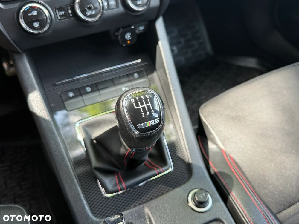 Skoda Octavia 2.0 TDI RS - 36