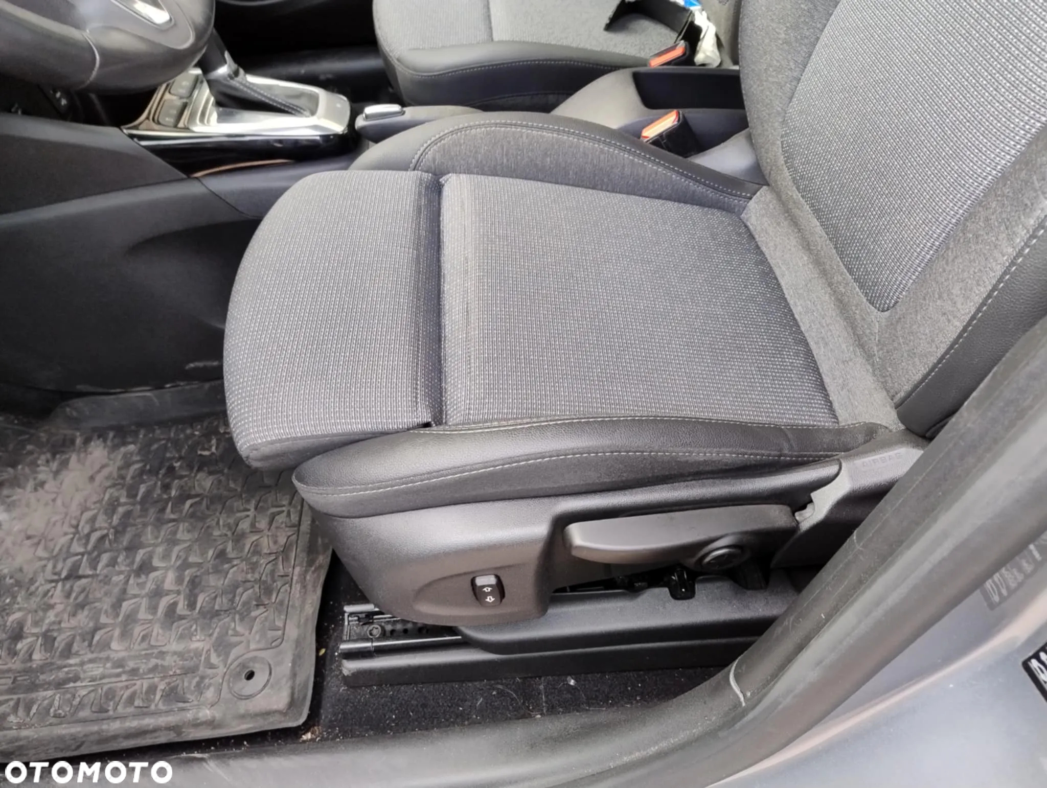 Opel Crossland X - 14