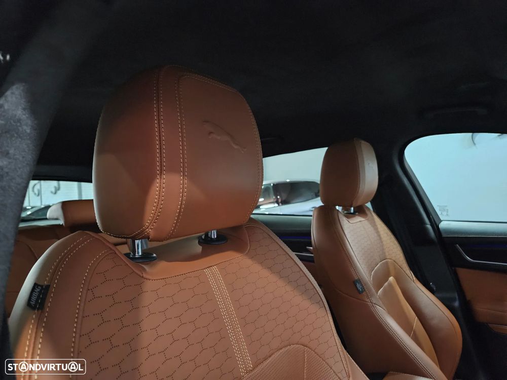 Jaguar F-Pace 2.0 P400e AWD R-Dynamic SE - 28
