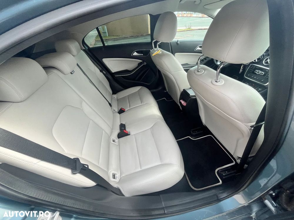 Mercedes-Benz A 180 BlueEfficiency 7G-DCT - 14