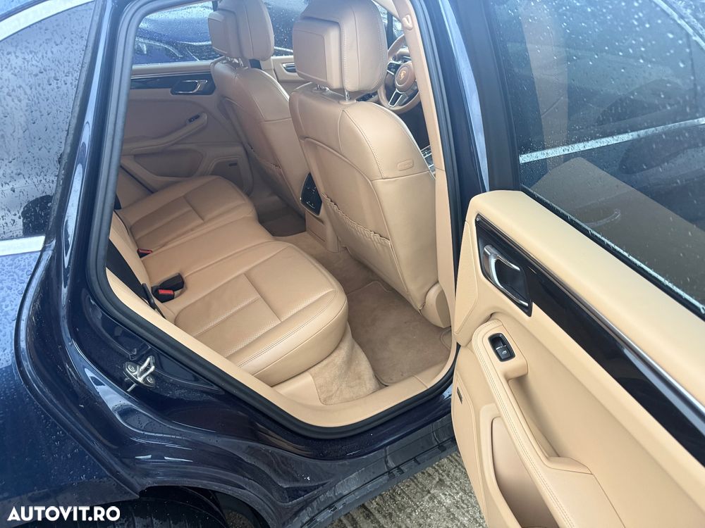 Porsche Macan - 15