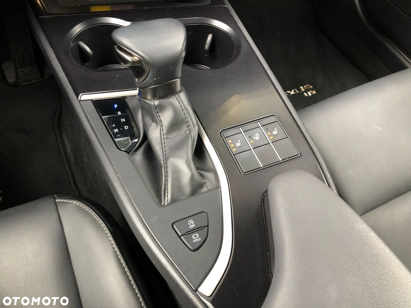 Lexus UX - 22