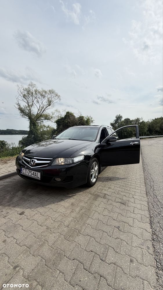 Honda Accord - 1