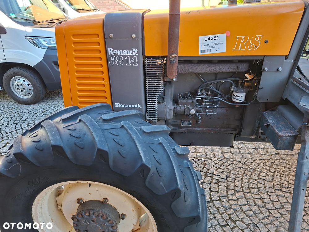 Renault 6814 - 10