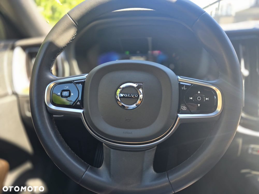 Volvo XC 60 B4 D AWD Plus Bright - 8