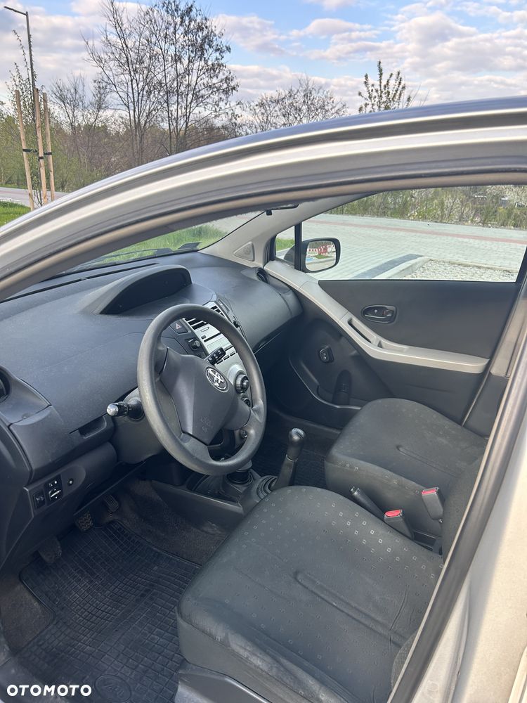 Toyota Yaris 1.3 Luna - 11