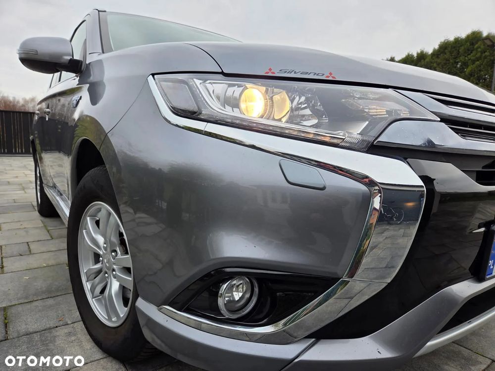 Mitsubishi Outlander 2.0 4WD - 5