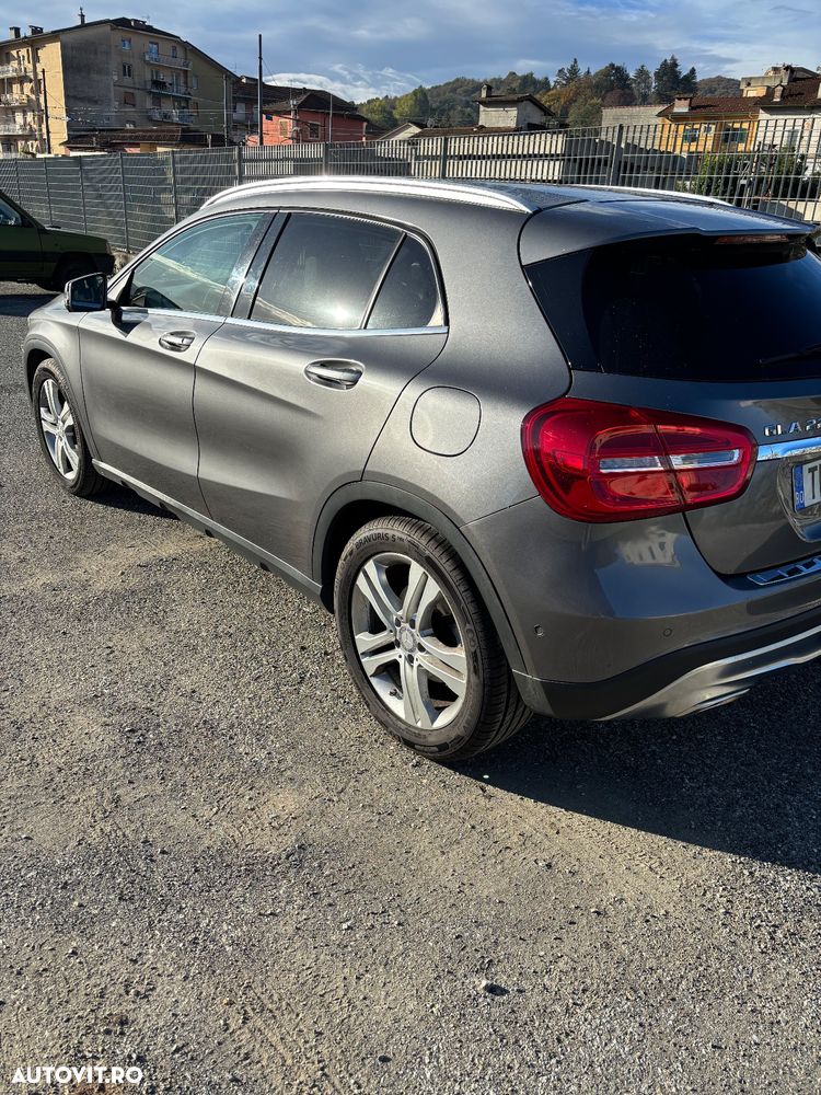 Mercedes-Benz GLA 220 d 7G-DCT - 2