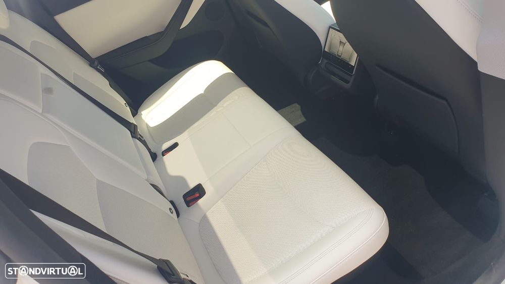 Tesla Model Y Long Range Tração Integral Premium - 18