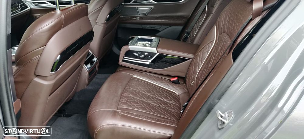 BMW 745 e iPerformance Pack M Auto - 15