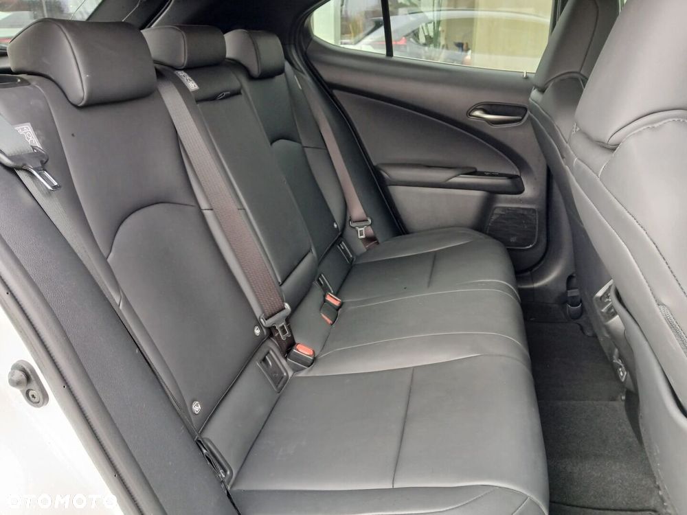 Lexus UX 250h GPF F Impression 2WD - 28