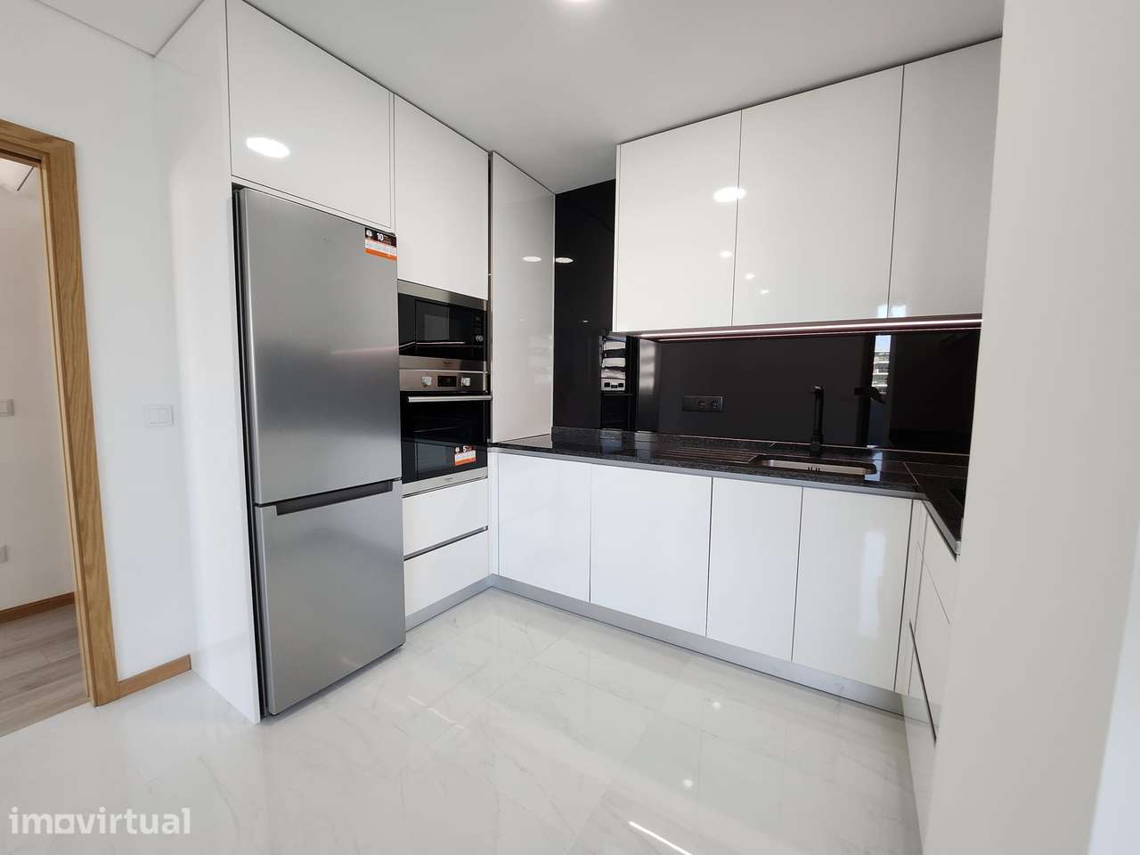 Apartamento T1 - Mobilado e Equipado - em pleno centro da cidade! - Grande imagem: 4/20