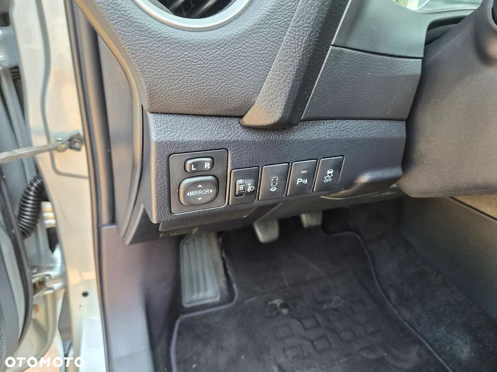 Toyota Auris 1.6 Valvematic Comfort - 24