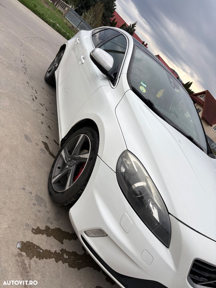 Volvo V40 D2 R Design - 9
