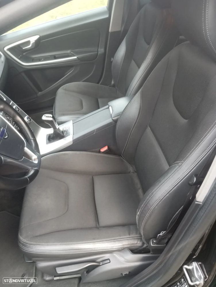 Volvo V60 2.0 D3 Kinetic - 7