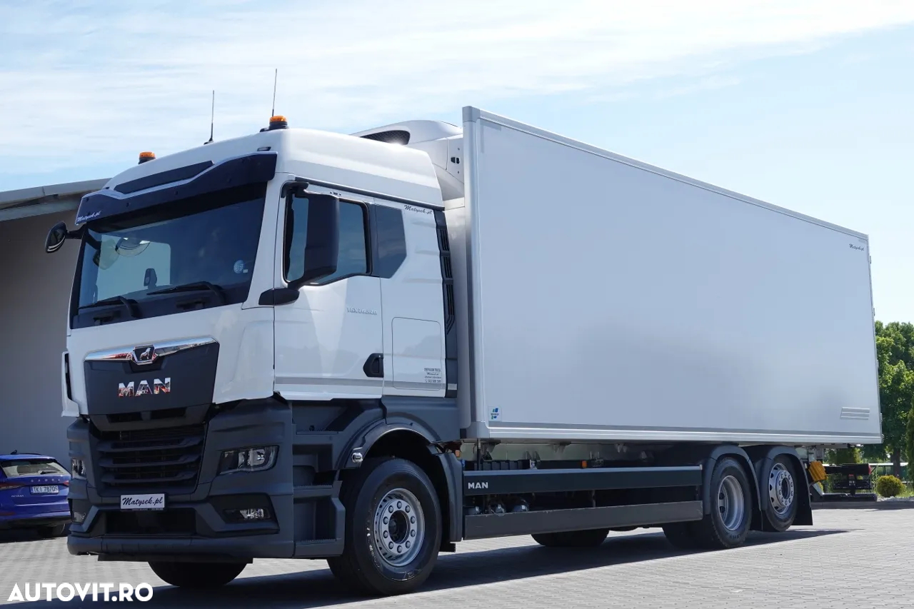 MAN TGX 26.520 / 6x2 / COOLER -8.6 M / UNITATE THERMO KING T-1000R / 2025 R / AXIE LIFTATOR / NOU DIN FABRICĂ - 3