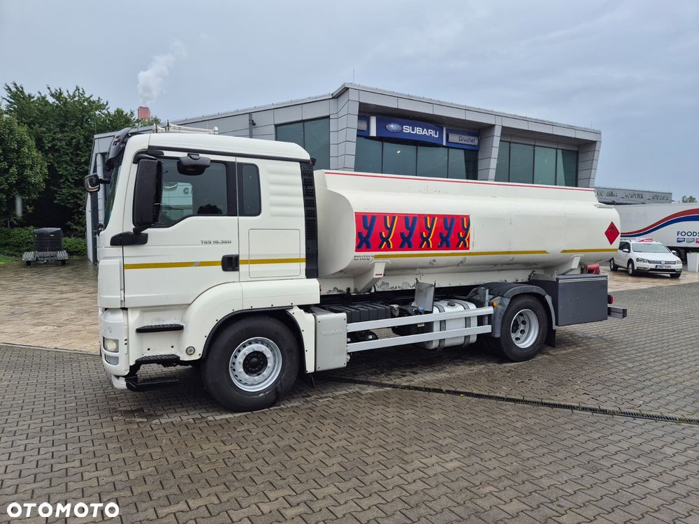 MAN TGS 18.360 / CYSTERNA / PALIWA + OLEJE / ADR / EURO 5 / 11M3 / 3 KOMORY / KABINA SYPIALNIANA / 1WŁ - 15