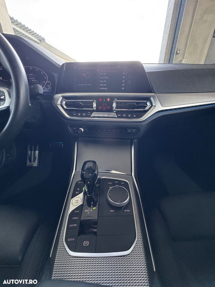 BMW Seria 3 330e Aut. M Sport - 13