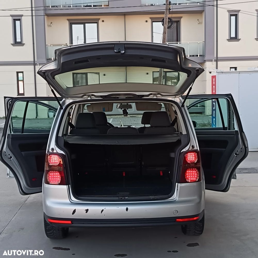 Volkswagen Touran 1.9 TDI Conceptline - 5