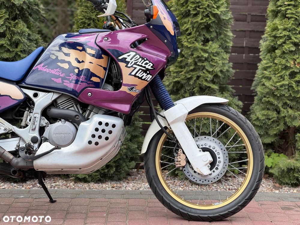 Honda XRV - 10