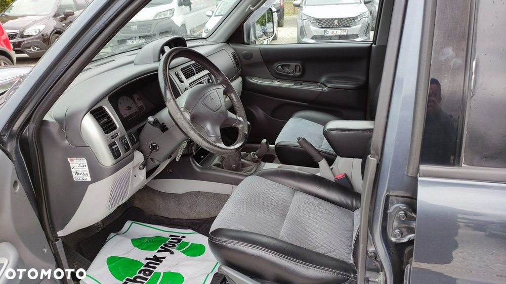 Mitsubishi Pajero - 6