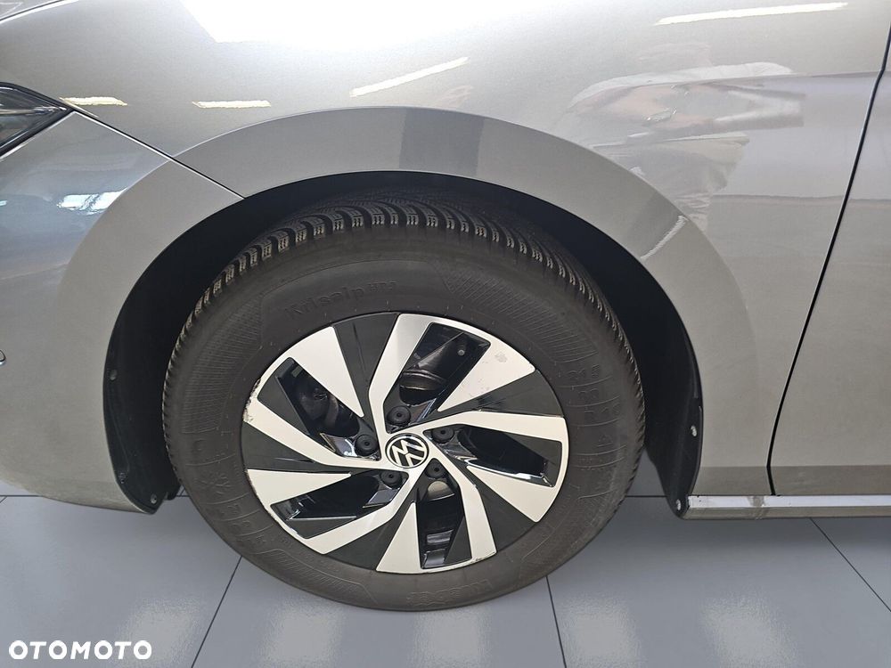 Volkswagen Passat - 34