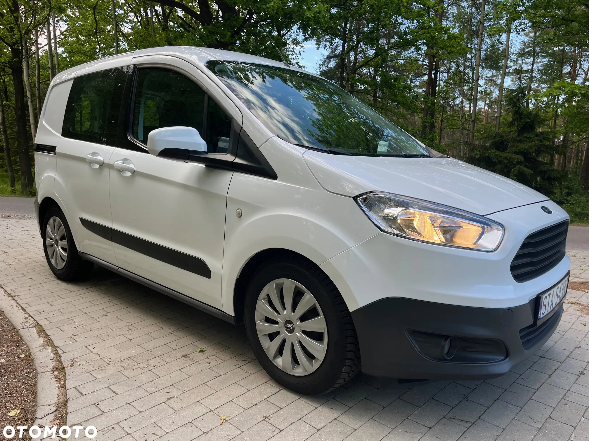Ford Transit Courier - 8