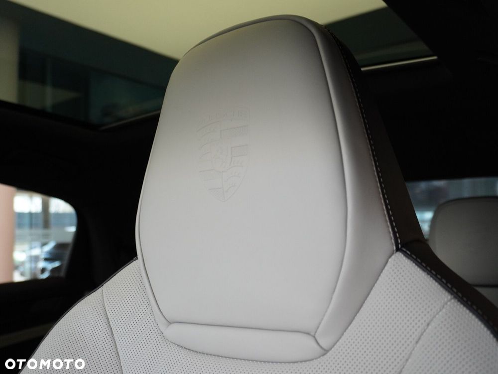 Porsche Cayenne E-Hybrid PHEV Black Edition - 25
