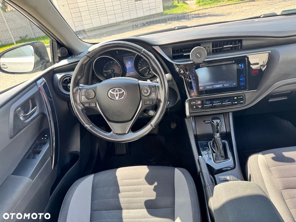 Toyota Auris 1.6 Premium MS - 23