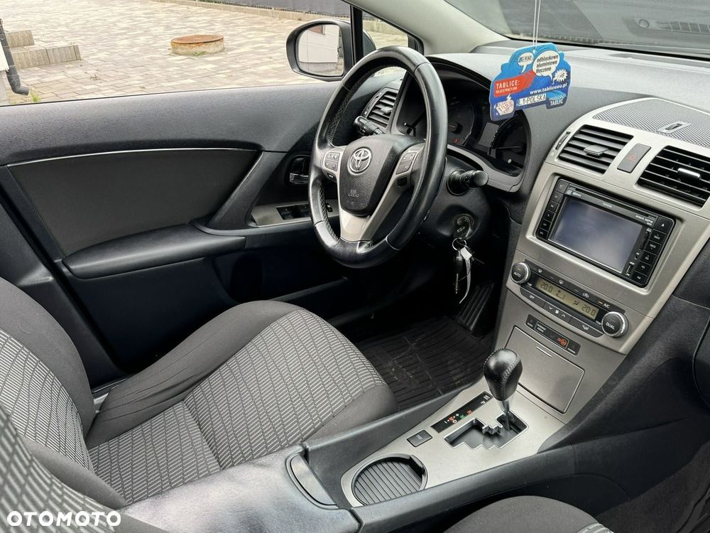 Toyota Avensis - 6