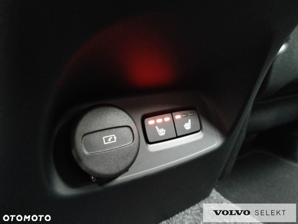 Volvo XC 40 - 25