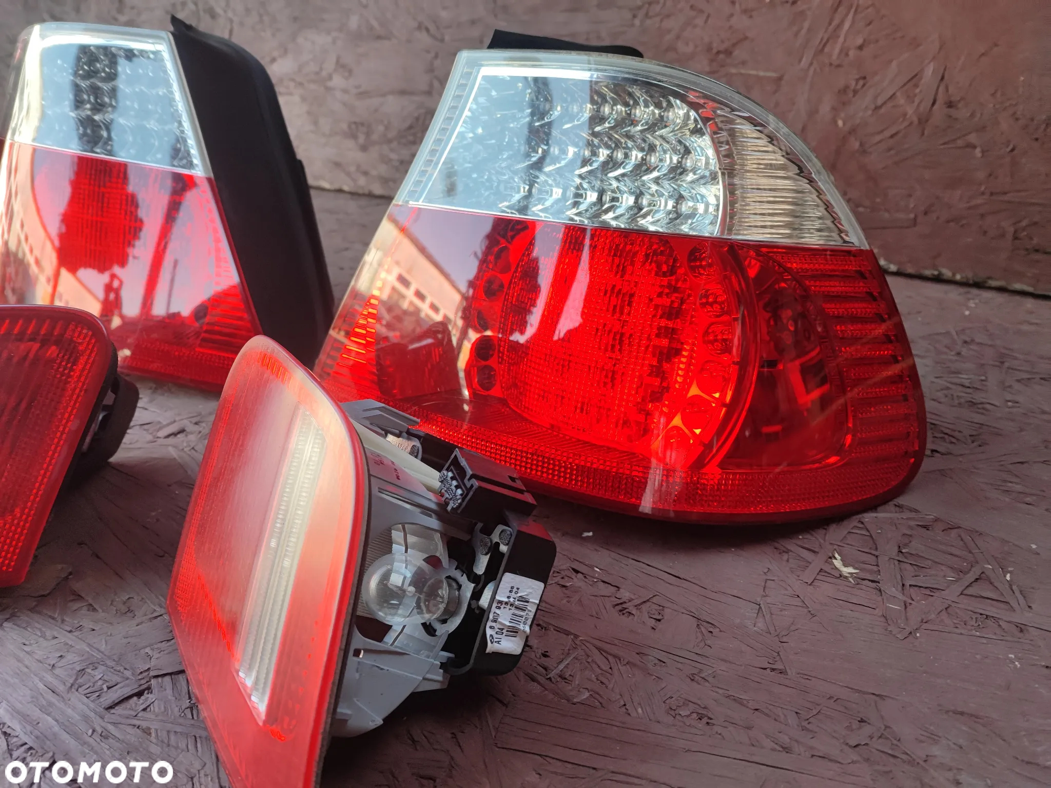 BMW E46 COUPE ORYGINALNE LAMPY TYŁ LED / DIODOWE POLIFT + KOSTKI + WKŁADY O NR. 63 21 6 920 699 / 63 21 6 920 700 OEM M-PAKIET ( BIAŁY KIERUNEK ) W BARDZO DOBRYM STANIE - 8