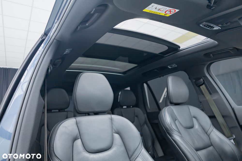 Volvo XC 90 T8 AWD Plug-In Hybrid R-Design 7os - 35