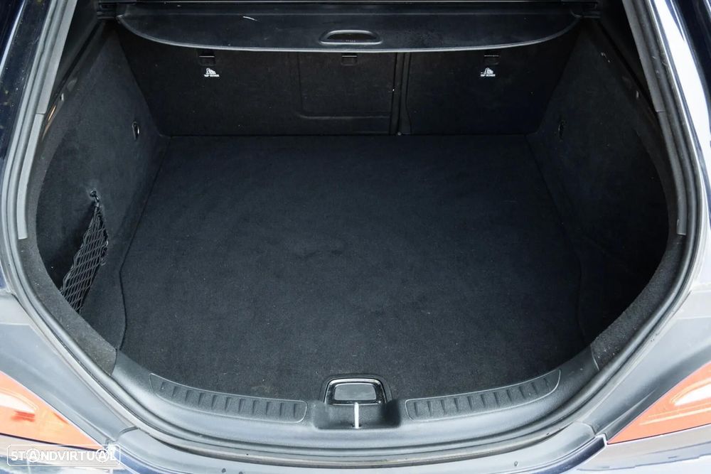 Mercedes-Benz CLA 180 d - 59