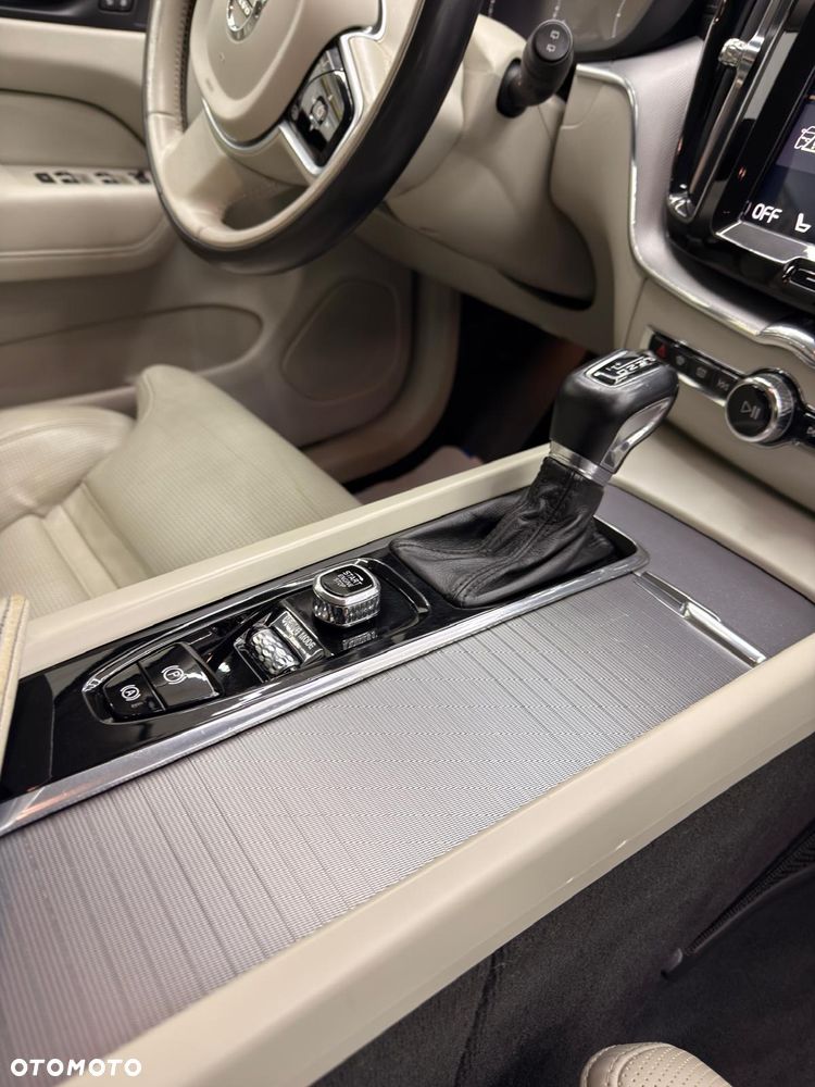 Volvo XC 60 D4 AWD Inscription - 16