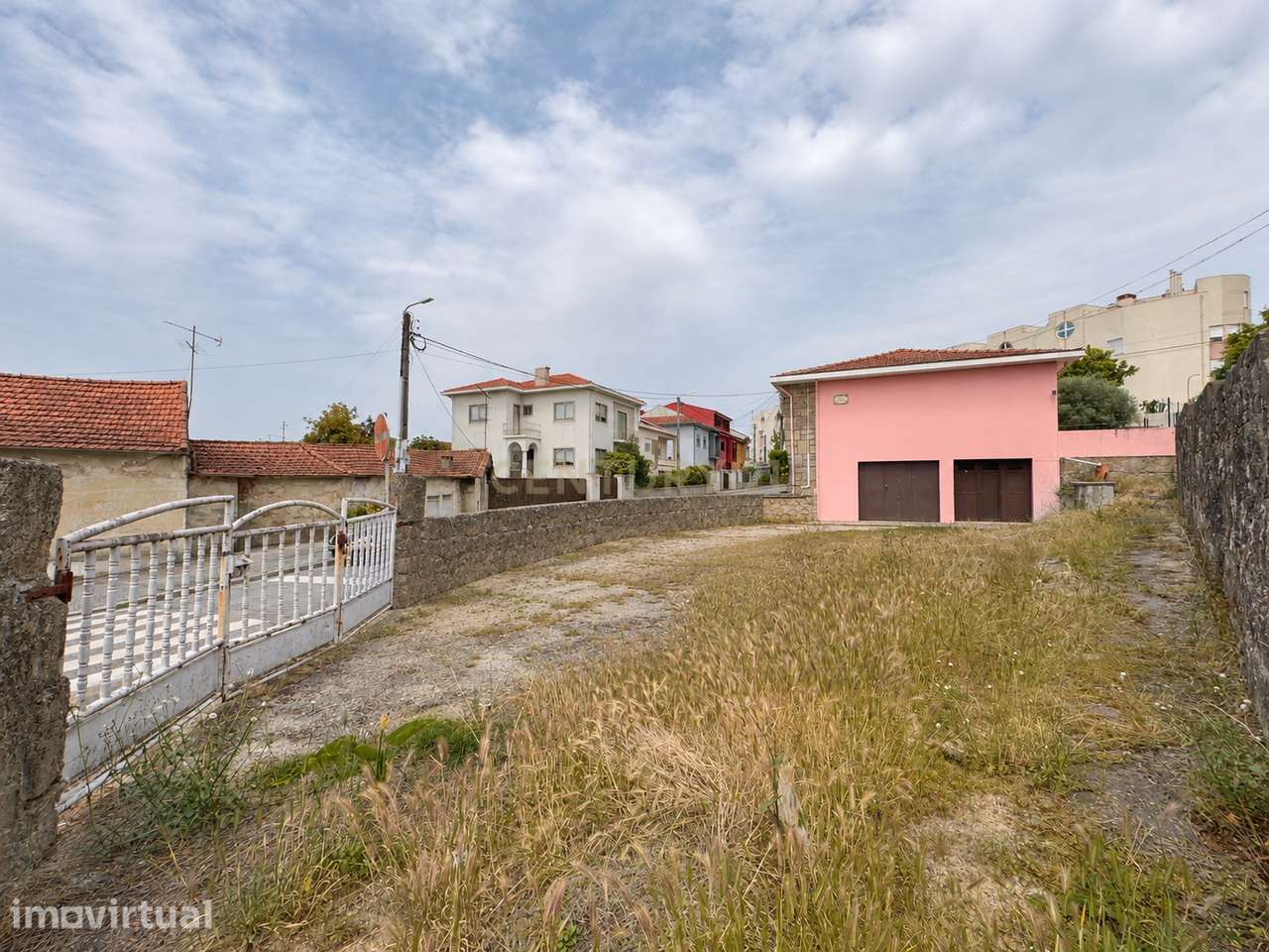 Moradia de 3 Frentes com Garagem e Terreno | Rio Tinto – Gondomar, Por - Grande imagem: 4/16