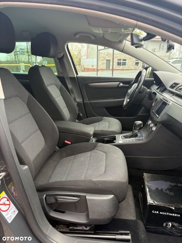 Volkswagen Passat - 8