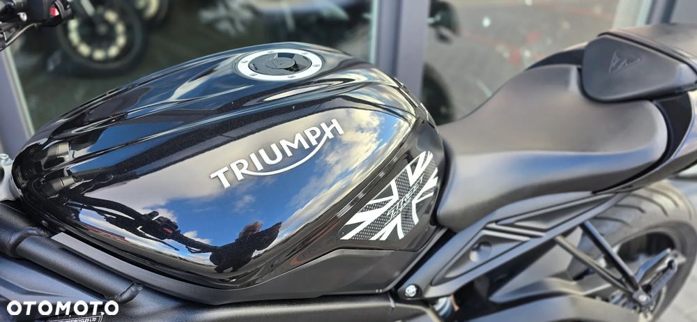 Triumph Street Triple - 30