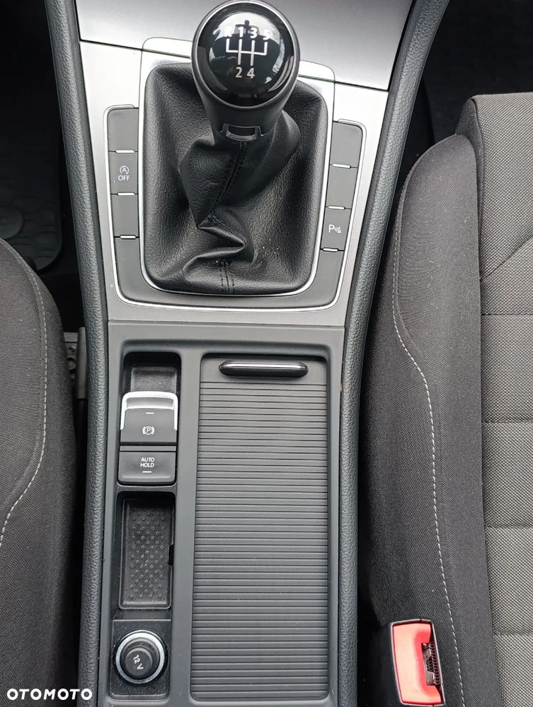 Volkswagen Golf 1.6 TDI Comfortline - 12